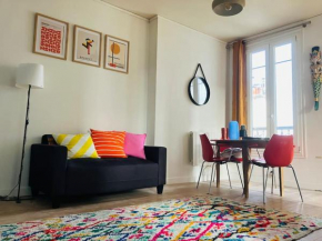 The artist's apartment near the metro